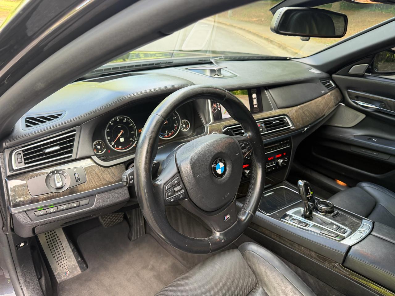 BMW 7-Series 750Li 2015