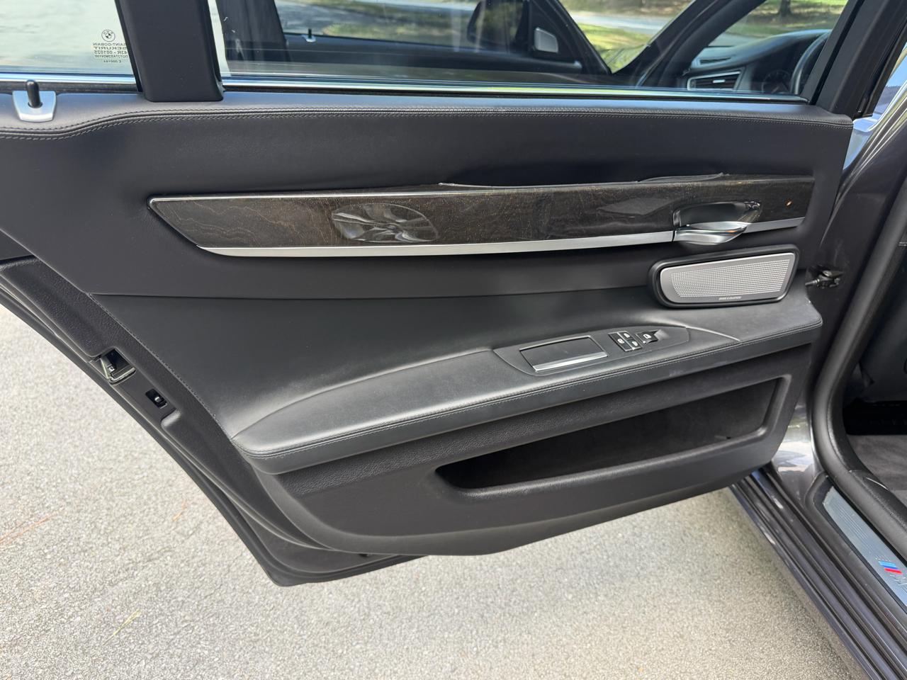 BMW 7-Series 750Li 2015