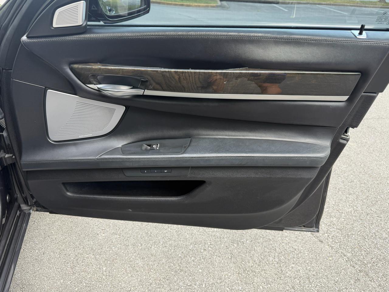 BMW 7-Series 750Li 2015