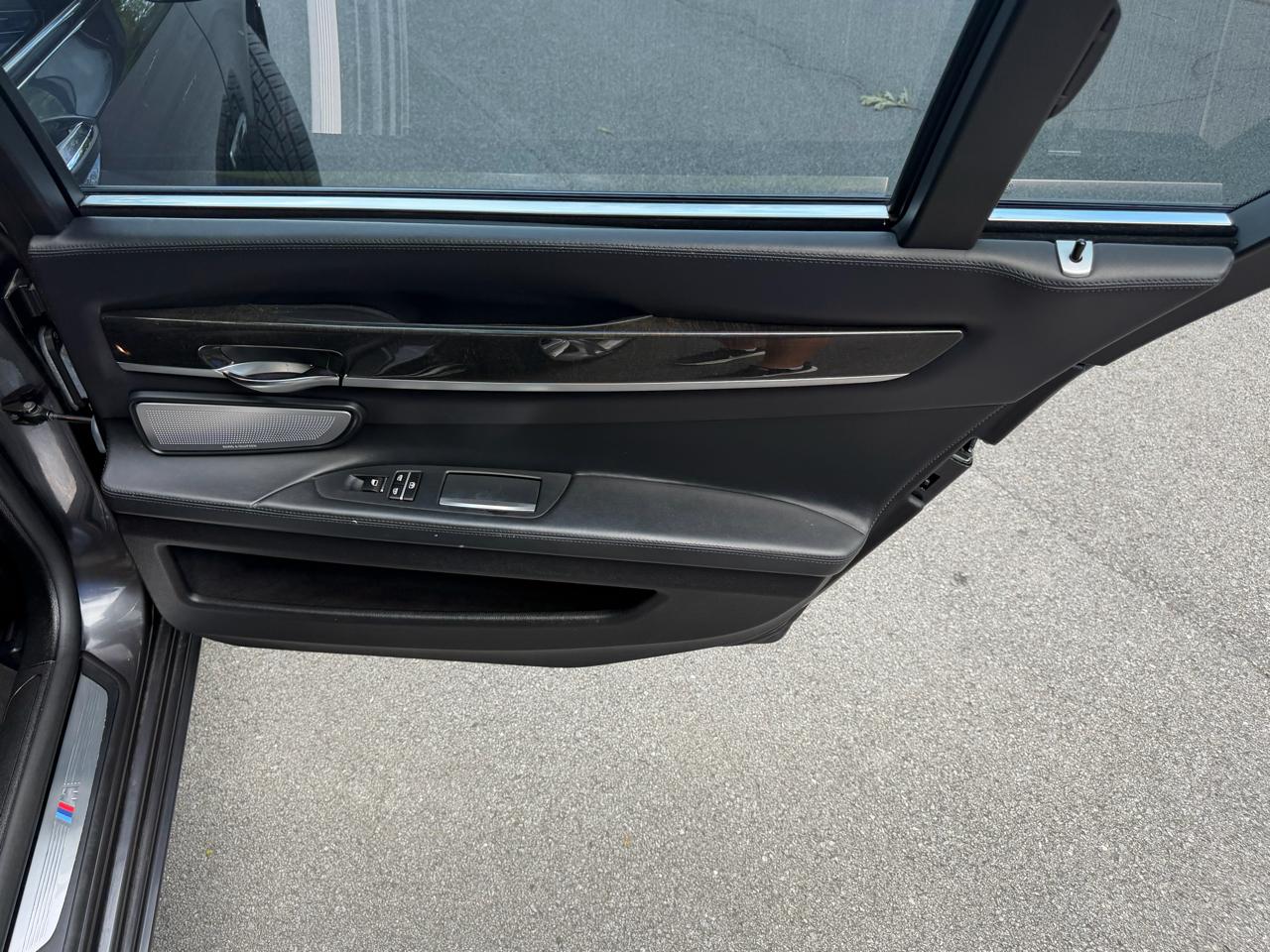 BMW 7-Series 750Li 2015