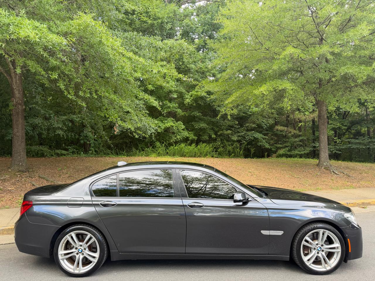 BMW 7-Series 750Li 2015