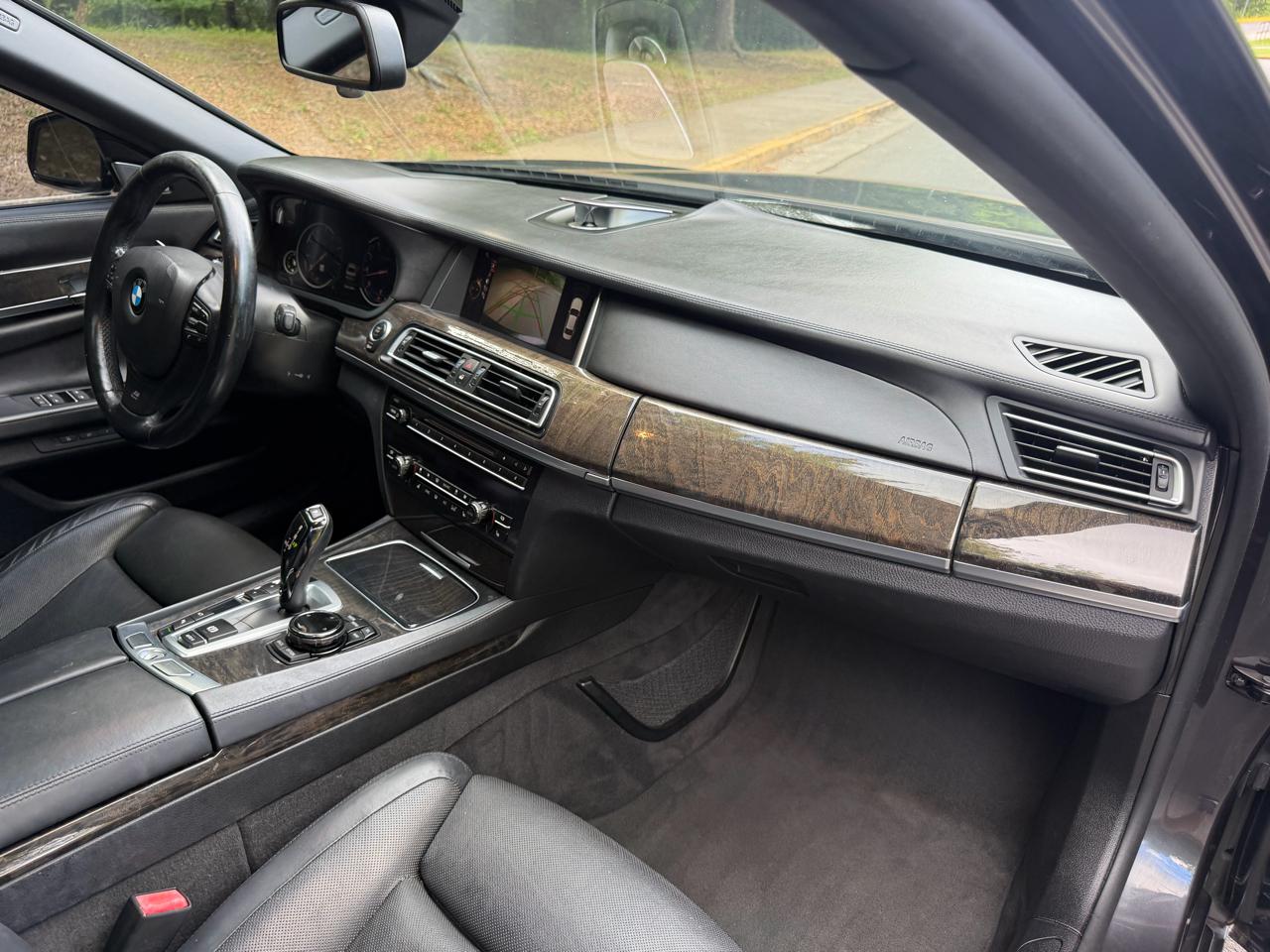 BMW 7-Series 750Li 2015