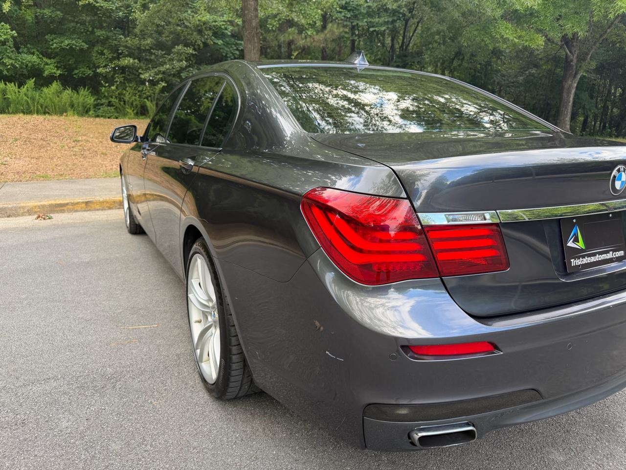 BMW 7-Series 750Li 2015