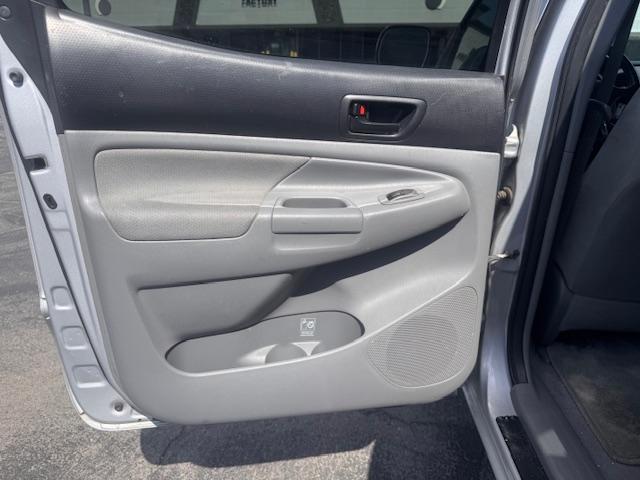 Toyota Tacoma PreRunner Double Cab V6 Auto 2WD 2011