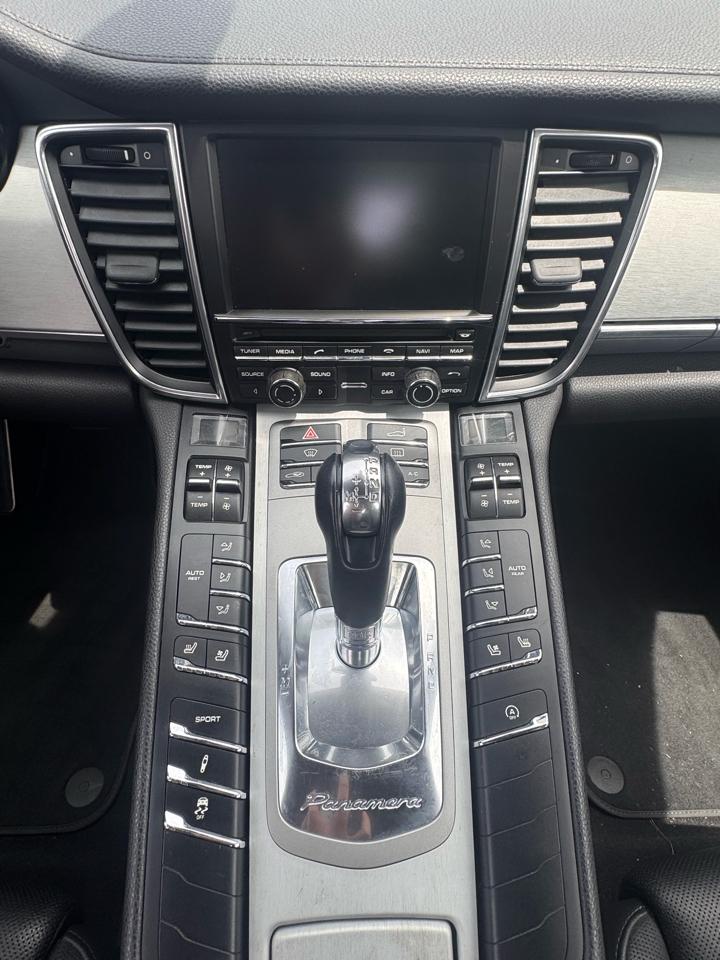 Porsche Panamera 4 2015