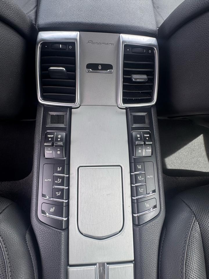 Porsche Panamera 4 2015