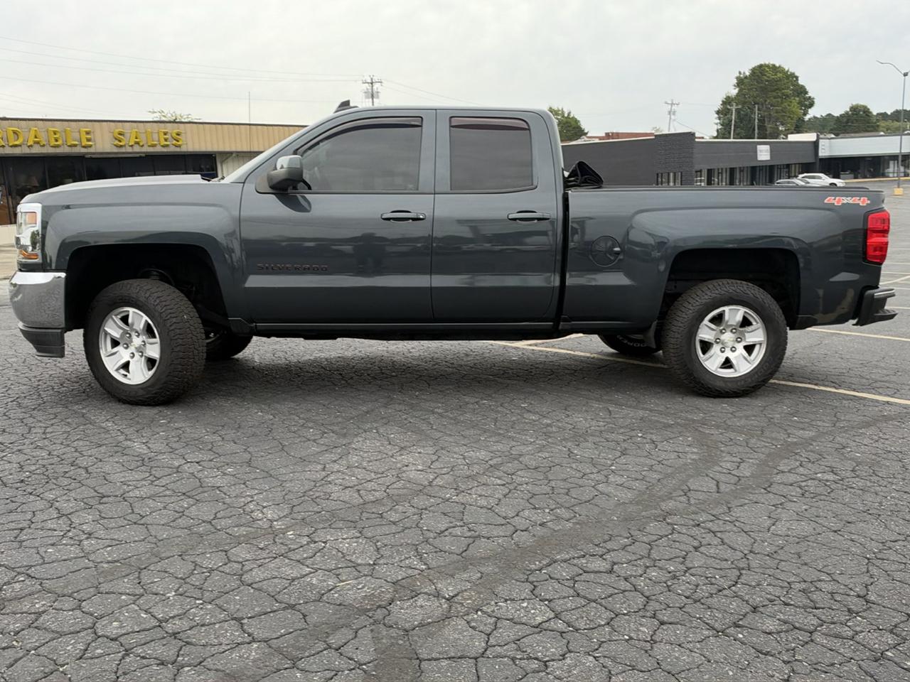 Chevrolet Silverado 1500 1LT Crew Cab 4WD 2018