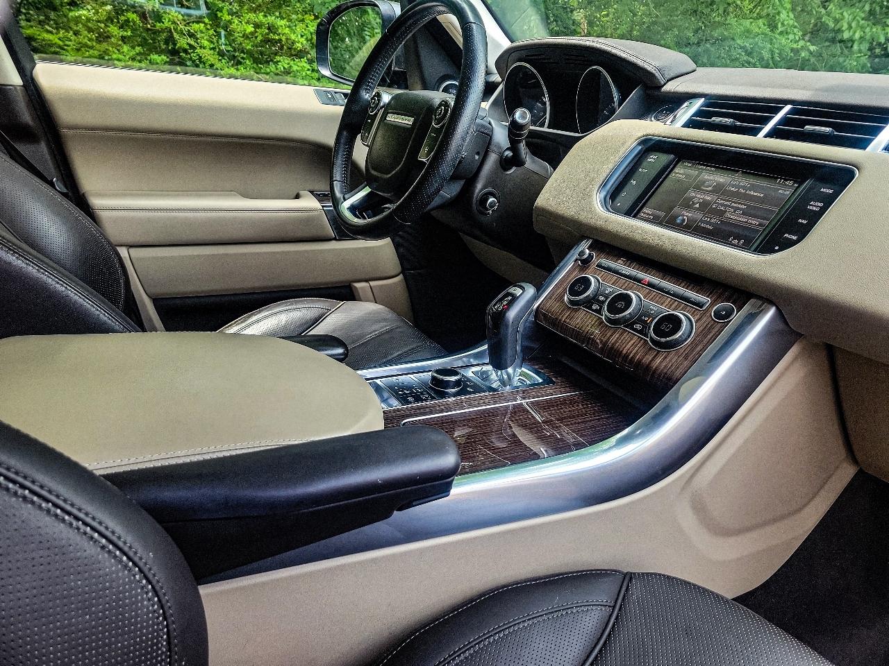 Land Rover Range Rover Sport 3.0L V6 Supercharged SE 2014