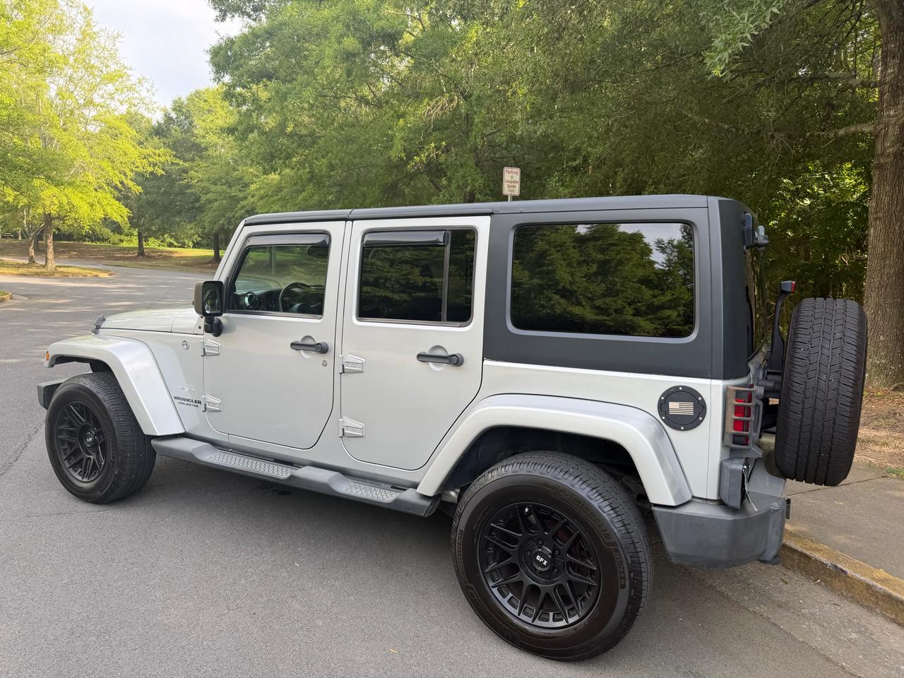 Jeep Wrangler Unlimited Sahara 4WD 2011