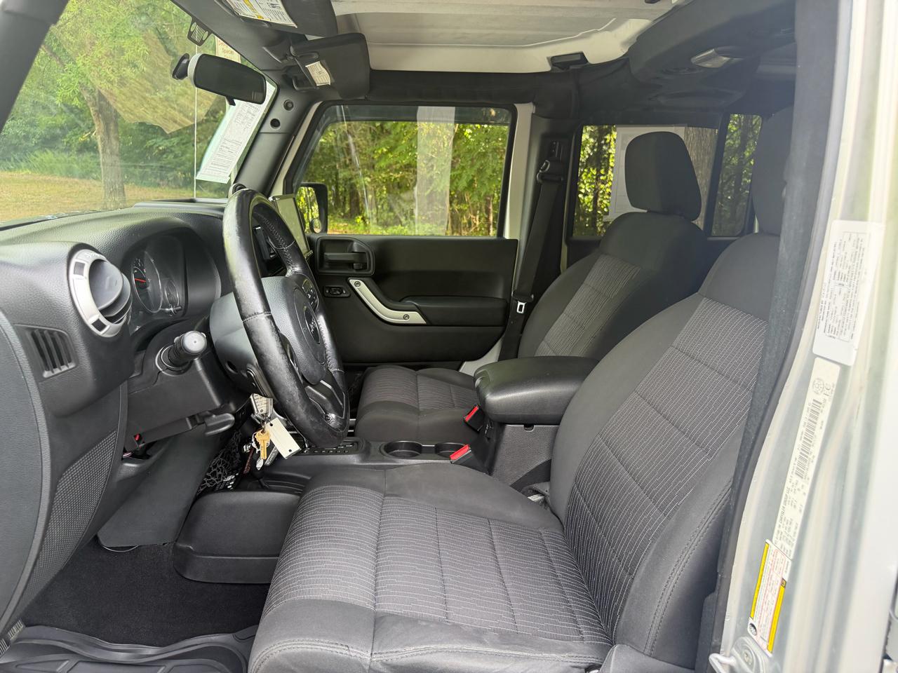 Jeep Wrangler Unlimited Sahara 4WD 2011