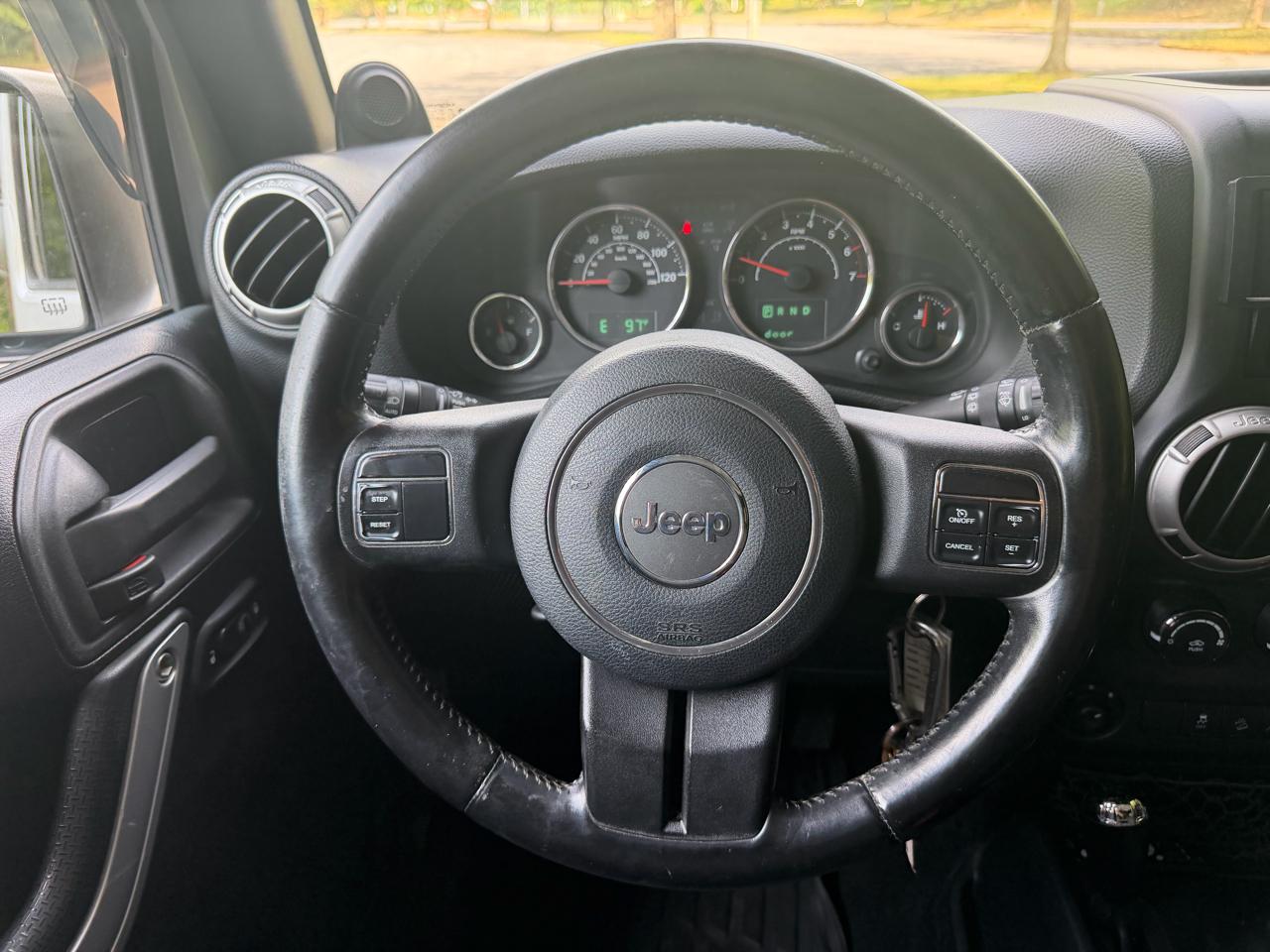 Jeep Wrangler Unlimited Sahara 4WD 2011