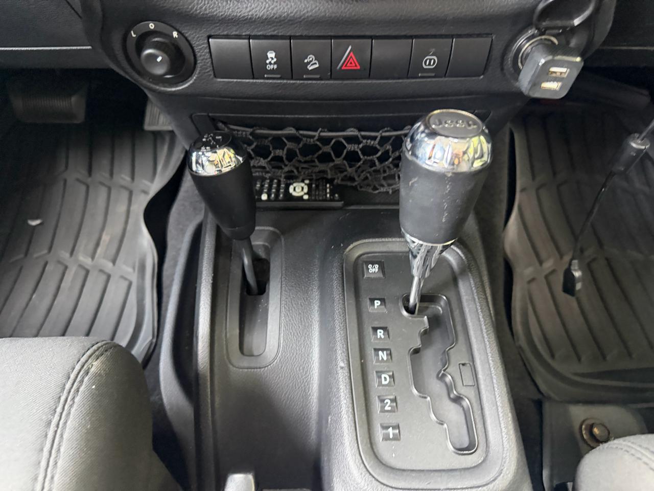 Jeep Wrangler Unlimited Sahara 4WD 2011