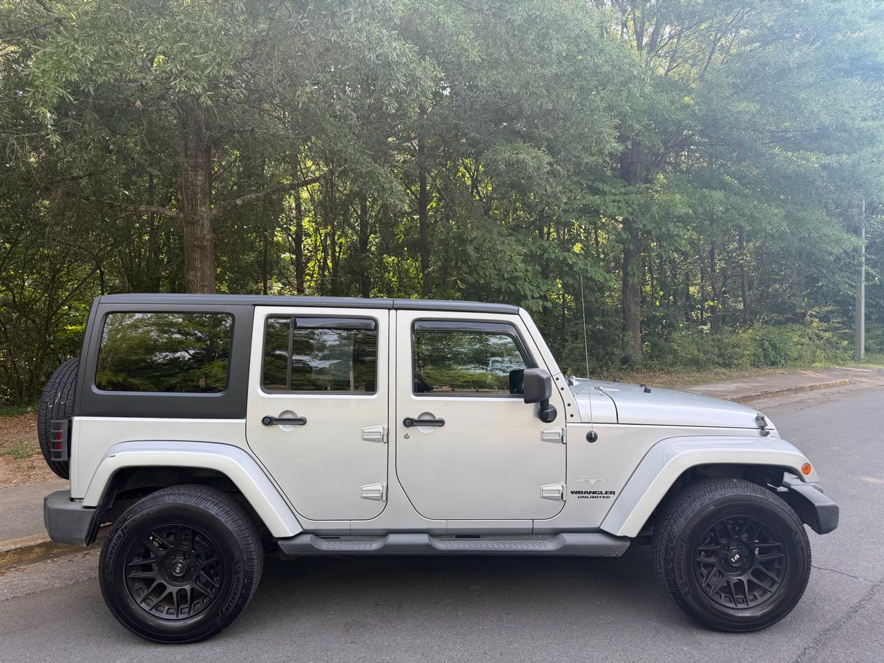 Jeep Wrangler Unlimited Sahara 4WD 2011
