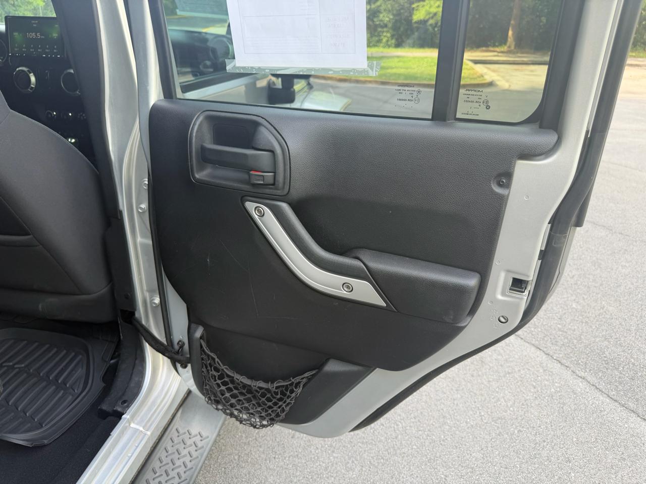 Jeep Wrangler Unlimited Sahara 4WD 2011