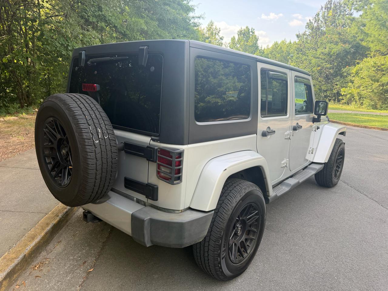 Jeep Wrangler Unlimited Sahara 4WD 2011