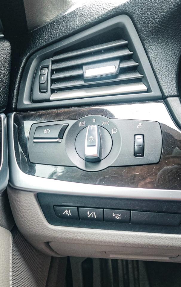 BMW 5-Series 528i xDrive 2013