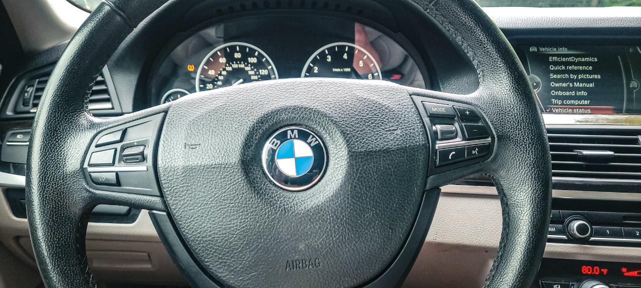 BMW 5-Series 528i xDrive 2013