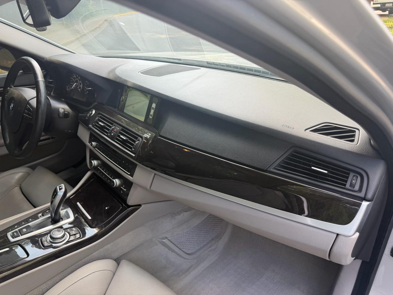 2013 BMW 5 Series 528i - Photo 19
