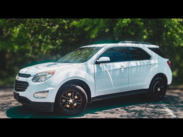 White 2017 Chevrolet Equinox LT FWD SUV / Crossover Front-Wheel Drive