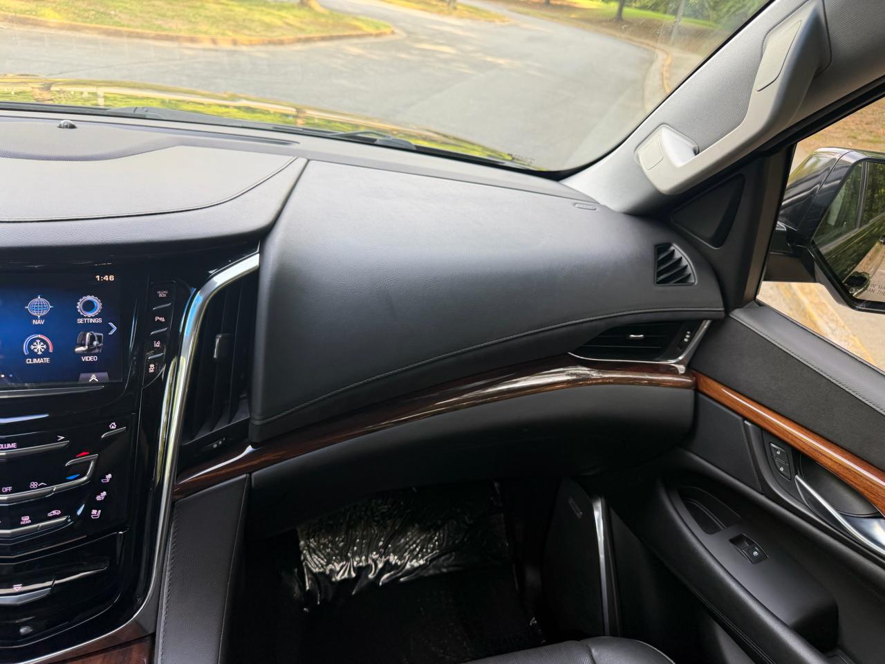 Cadillac Escalade ESV Premium 4WD 2015