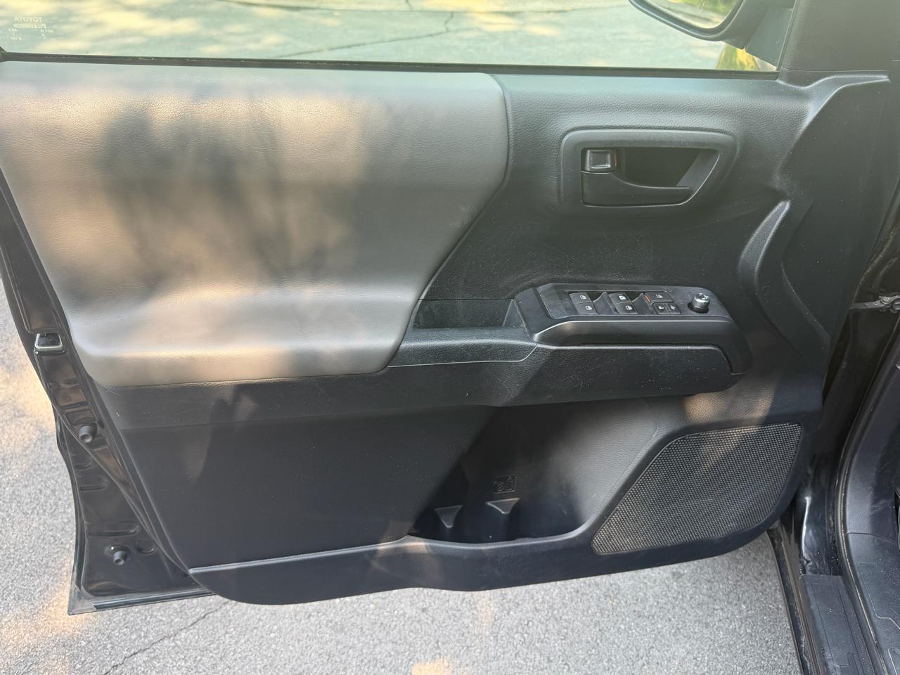 Toyota Tacoma SR5 Double Cab I4 2WD 2018