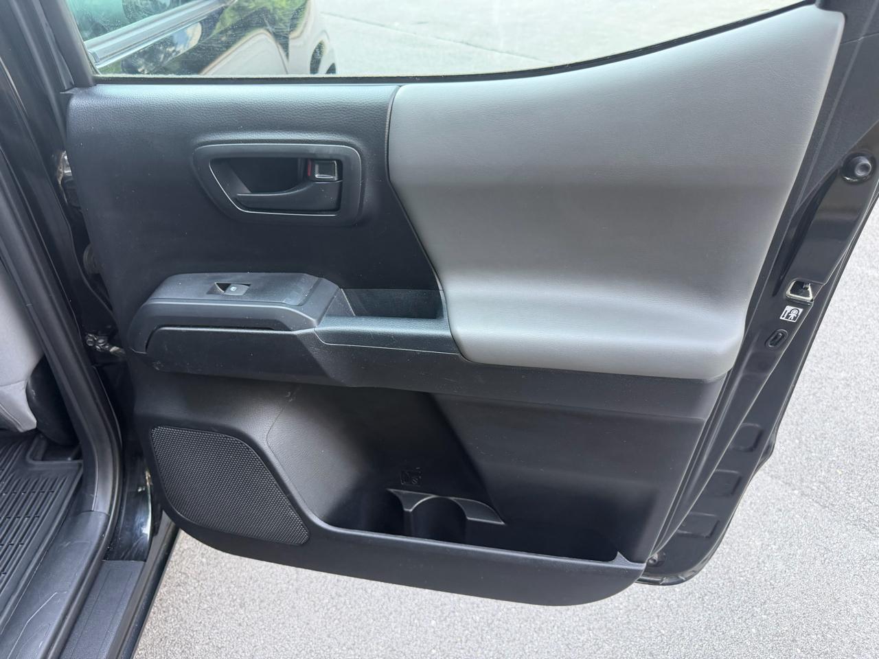 Toyota Tacoma SR5 Double Cab I4 2WD 2018
