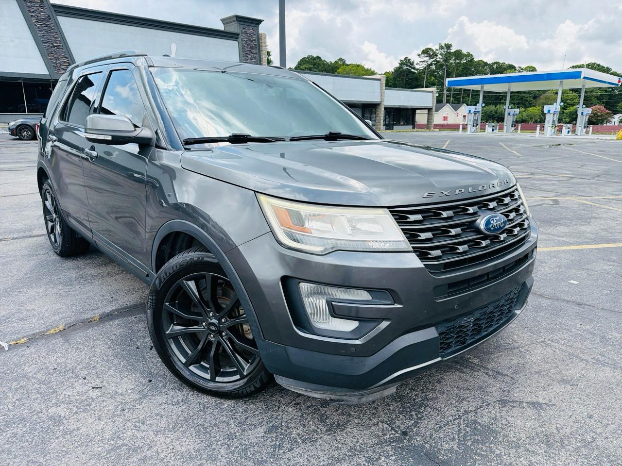 Ford Explorer 2WD 4dr V8 XLT 2017