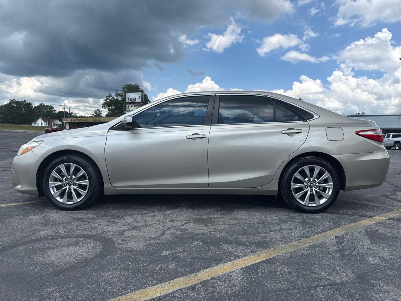 Toyota Camry SE 2015