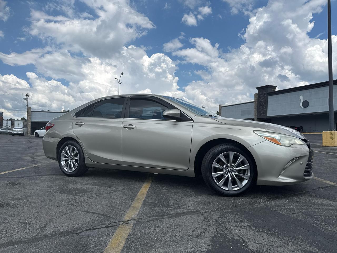 Toyota Camry SE 2015