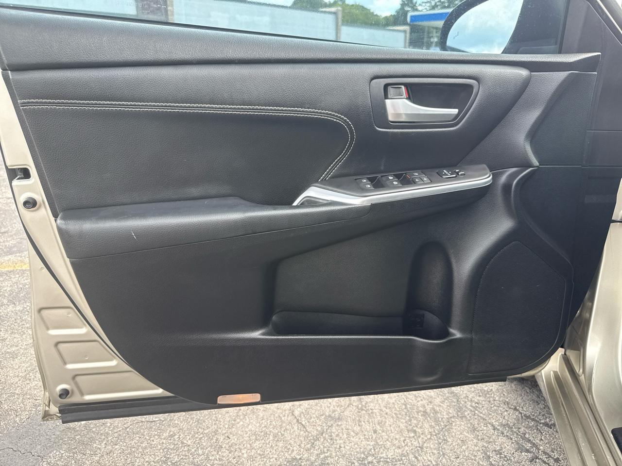 Toyota Camry SE 2015