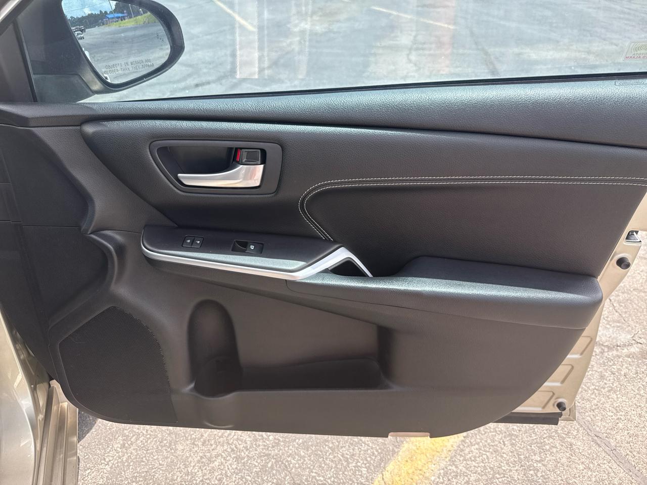 Toyota Camry SE 2015
