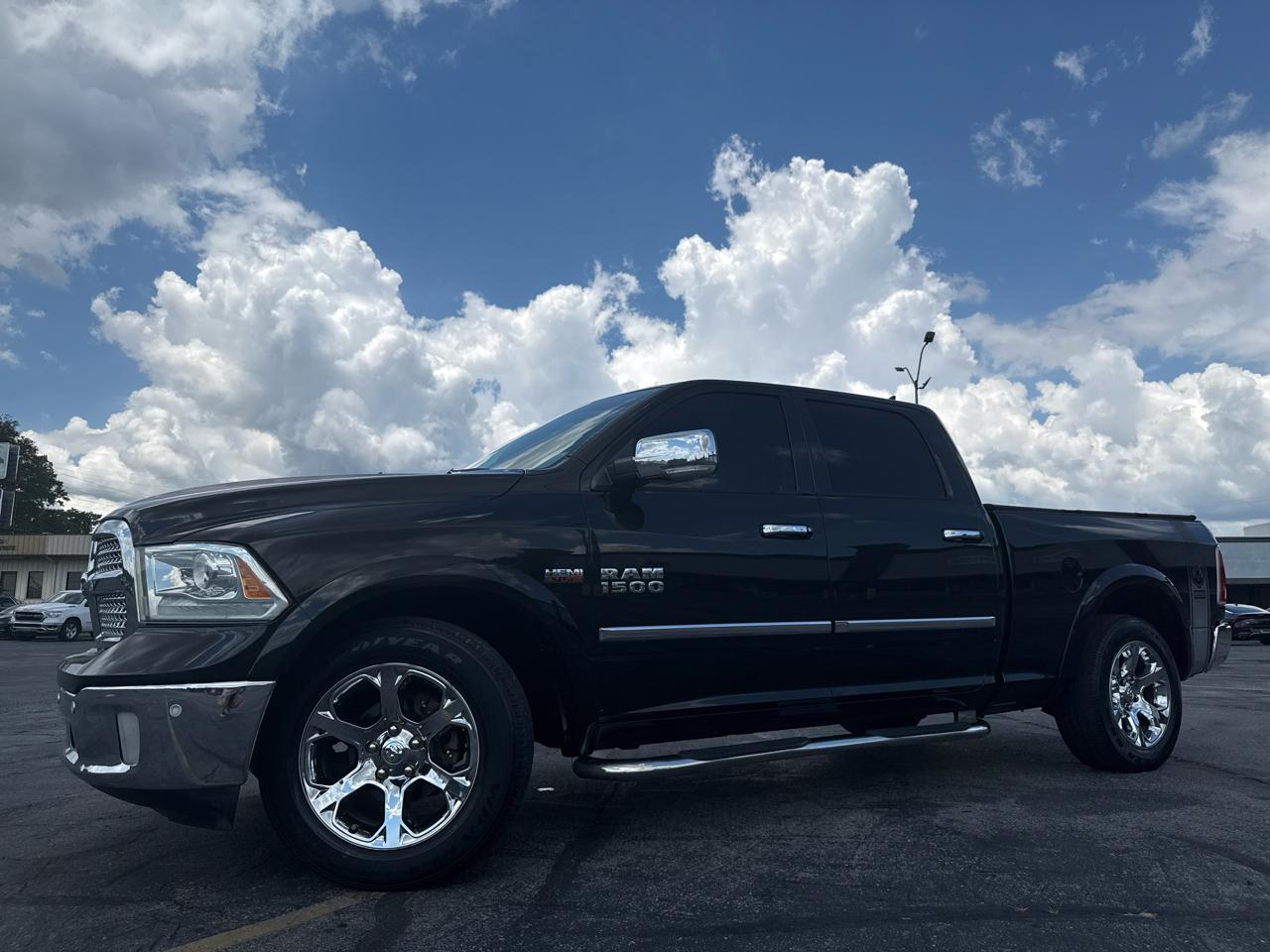 RAM 1500 Laramie Crew Cab 2WD 2015