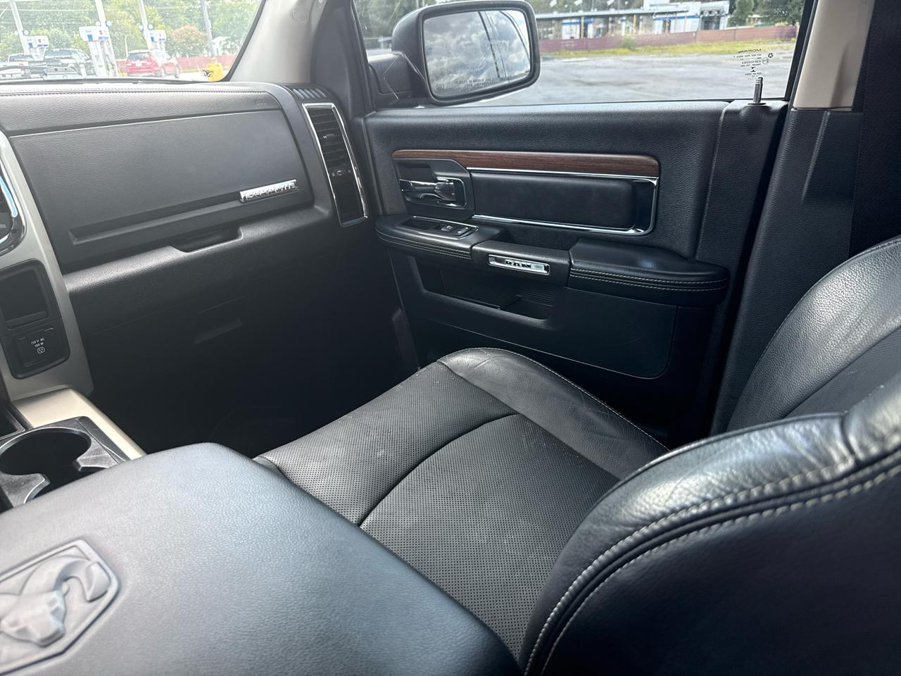 RAM 1500 Laramie Crew Cab 2WD 2015