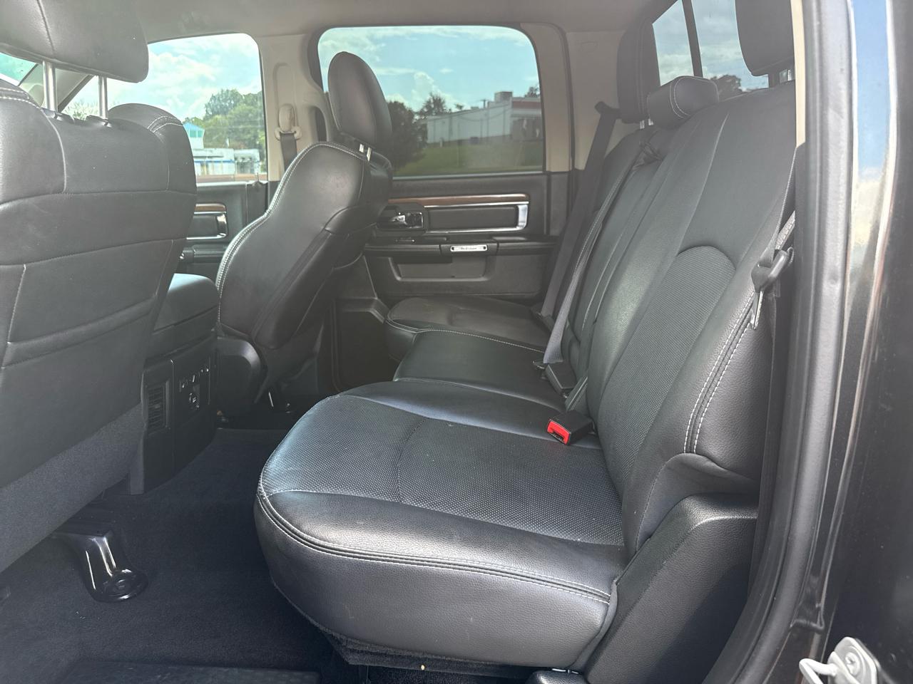 RAM 1500 Laramie Crew Cab 2WD 2015