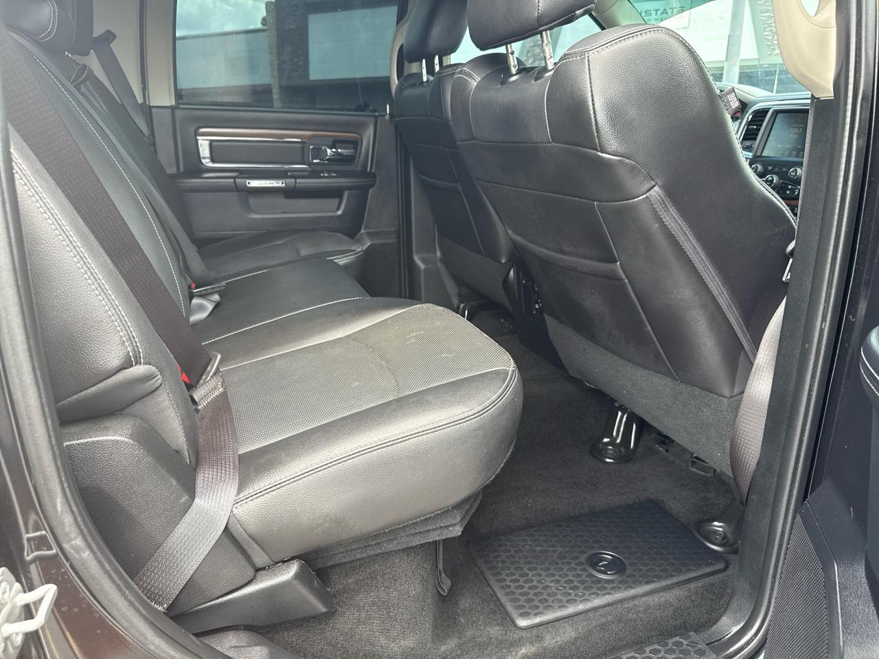 RAM 1500 Laramie Crew Cab 2WD 2015