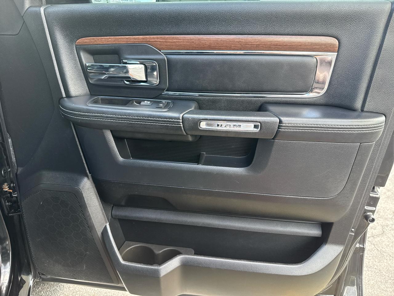 RAM 1500 Laramie Crew Cab 2WD 2015