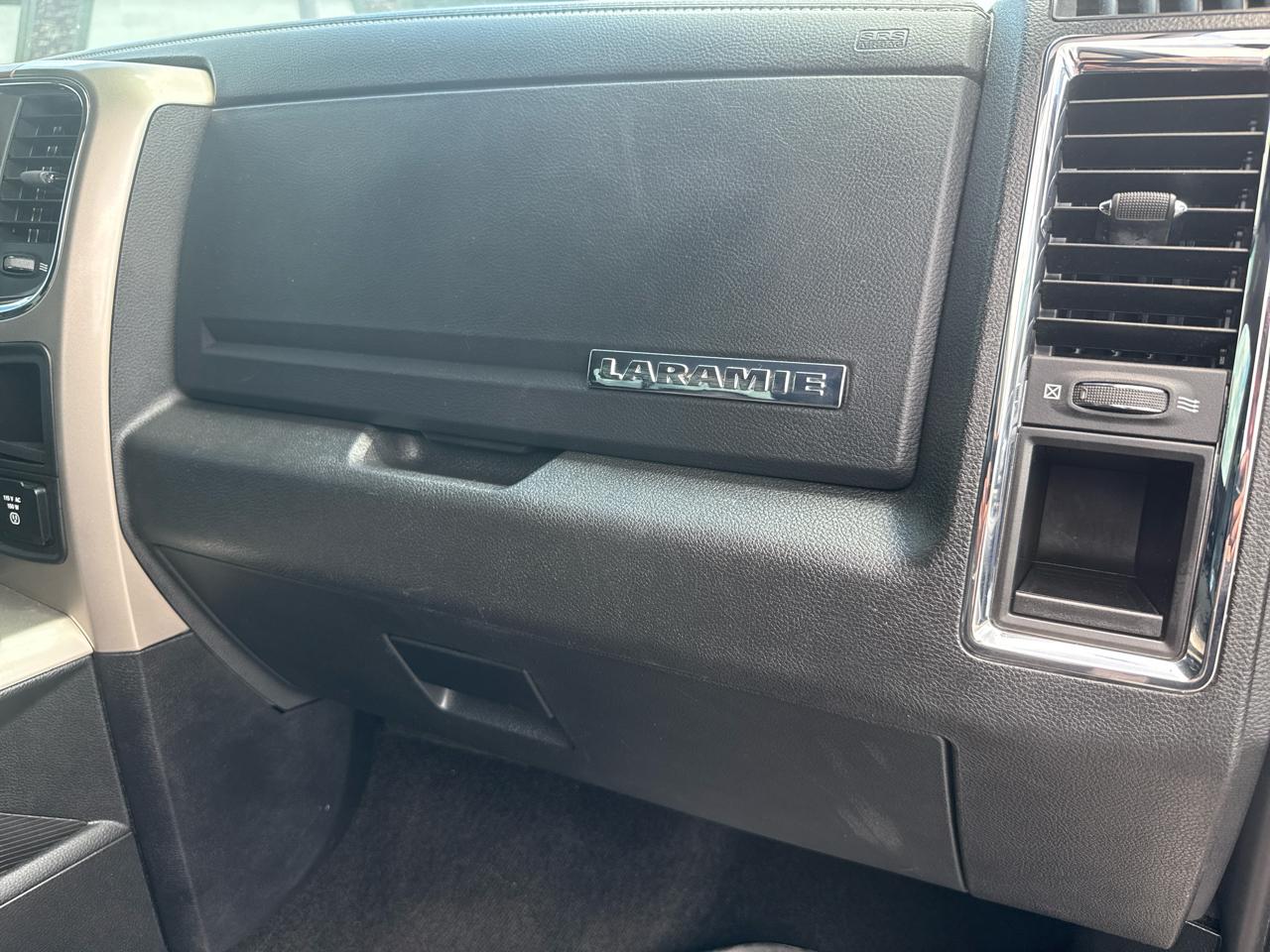 RAM 1500 Laramie Crew Cab 2WD 2015