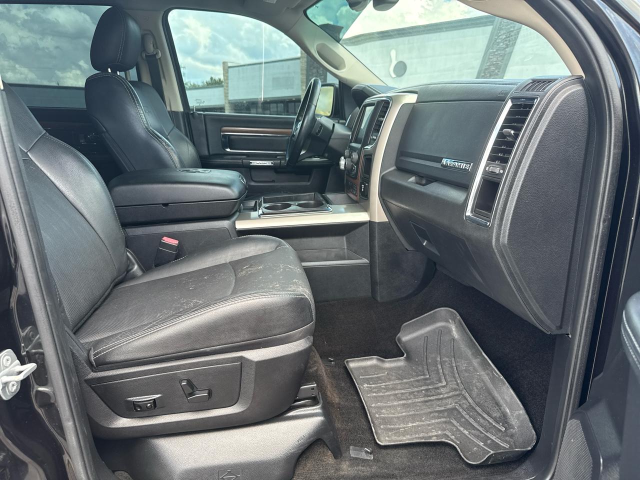 RAM 1500 Laramie Crew Cab 2WD 2015