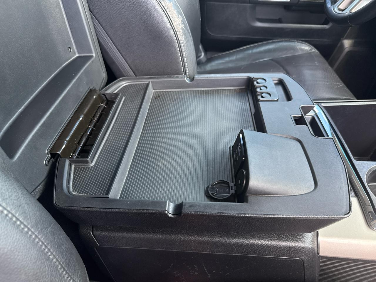 RAM 1500 Laramie Crew Cab 2WD 2015