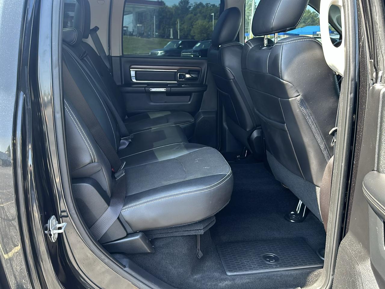 RAM 1500 Laramie Crew Cab 2WD 2015
