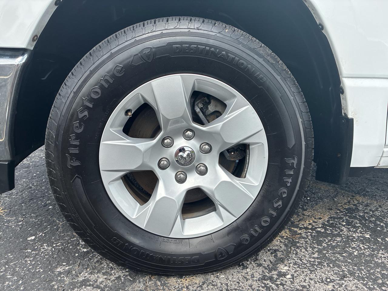 RAM 1500 Big Horn Crew Cab SWB 4WD 2019