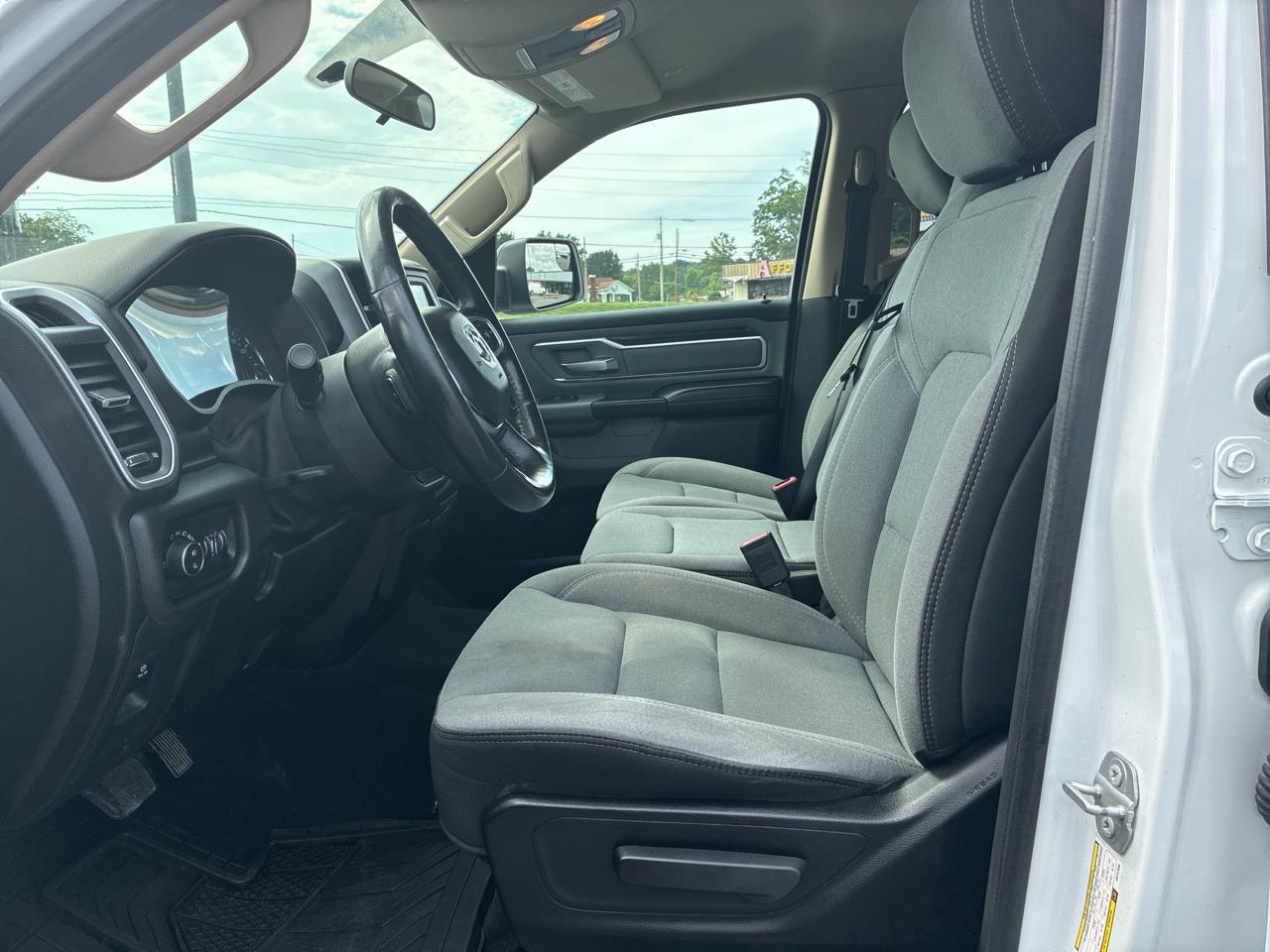 RAM 1500 Big Horn Crew Cab SWB 4WD 2019