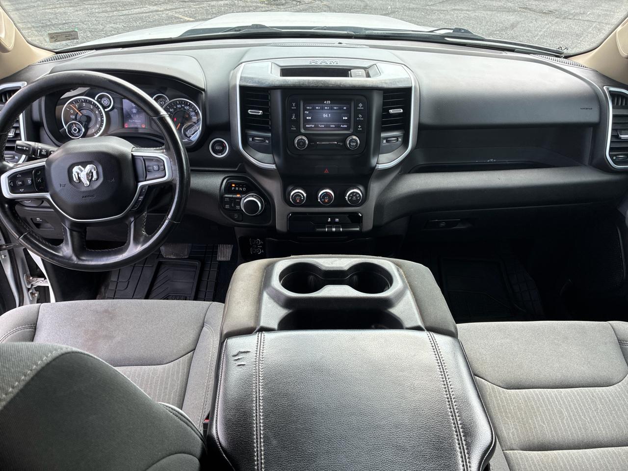 RAM 1500 Big Horn Crew Cab SWB 4WD 2019