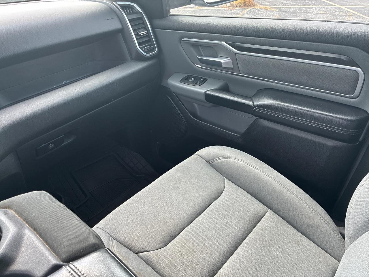 RAM 1500 Big Horn Crew Cab SWB 4WD 2019