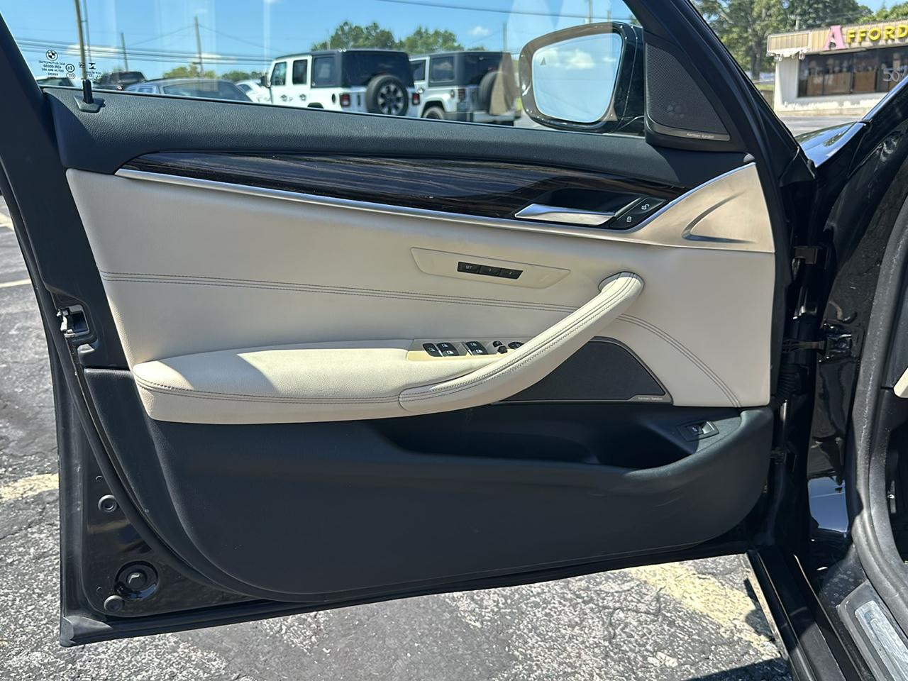 BMW 5 Series 530i xDrive Sedan 2022