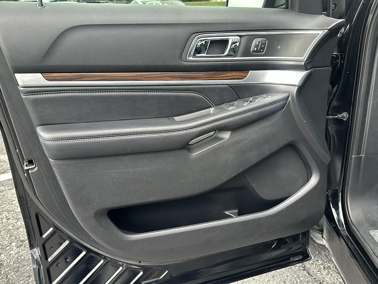 Ford Explorer Limited FWD 2017