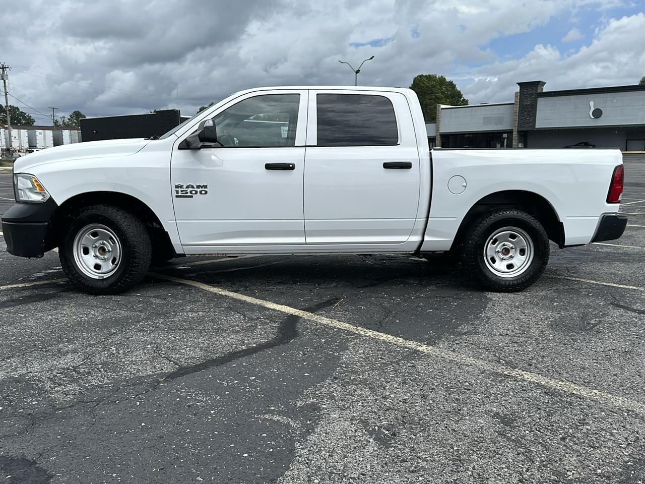 RAM 1500 Classic Tradesman Crew Cab SWB 2WD 2021