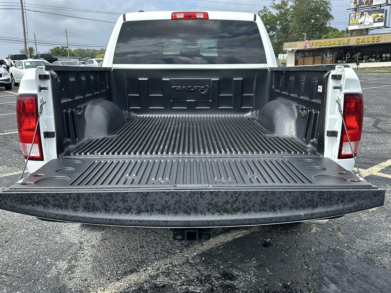 RAM 1500 Classic Tradesman Crew Cab SWB 2WD 2021