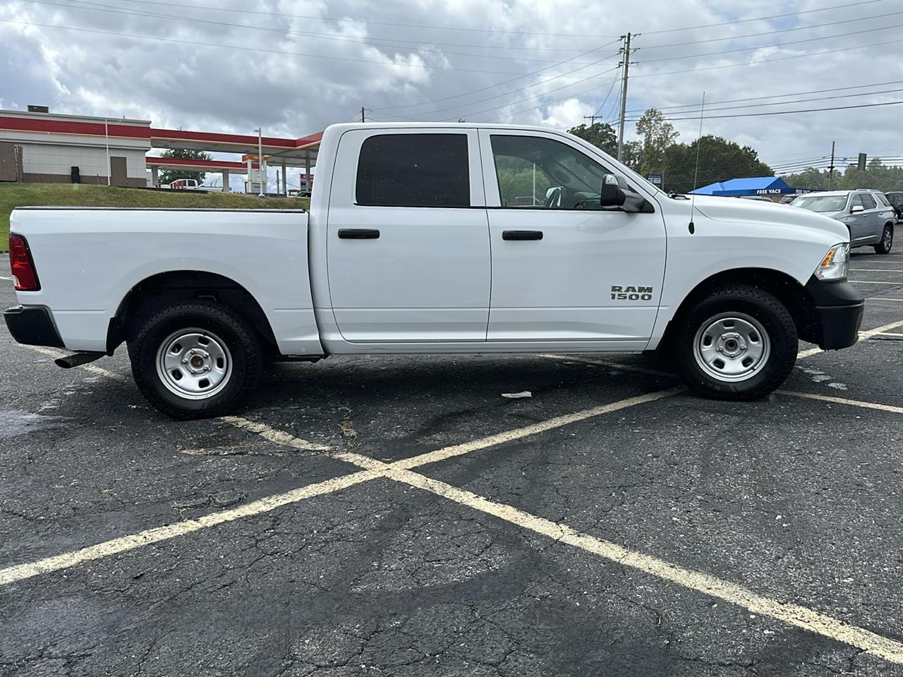 RAM 1500 Classic Tradesman Crew Cab SWB 2WD 2021