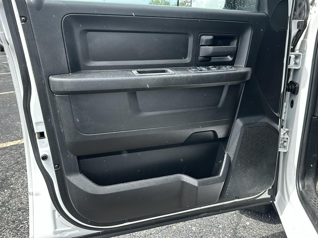 RAM 1500 Classic Tradesman Crew Cab SWB 2WD 2021